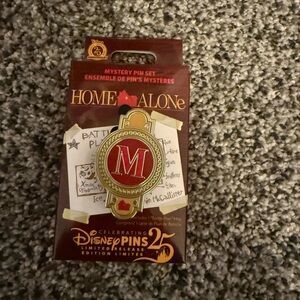 Disney Home Alone Mystery Pin Set - door knob